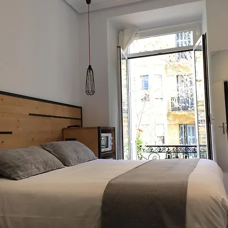 La Perla Guest house