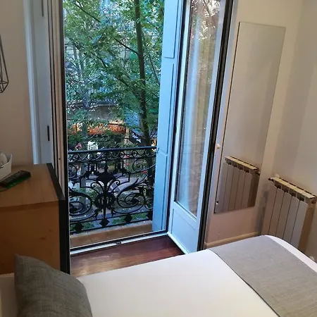 La Perla Guest house