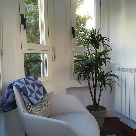 La Perla Guest house