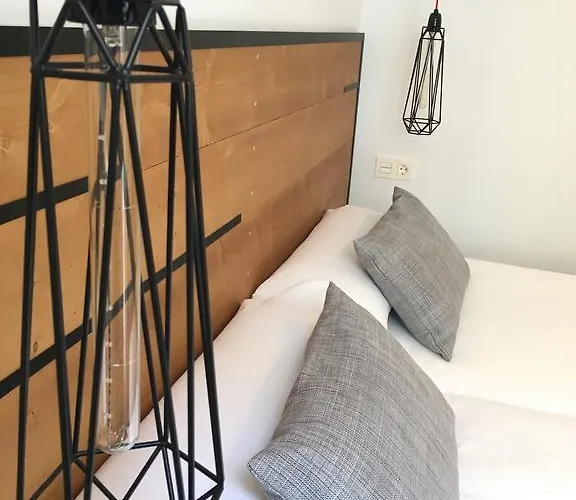 Гостевой дом La Perla Сан-Себастьян