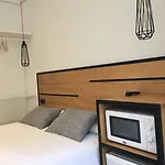 La Perla Guest house
