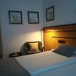 La Perla Guest house
